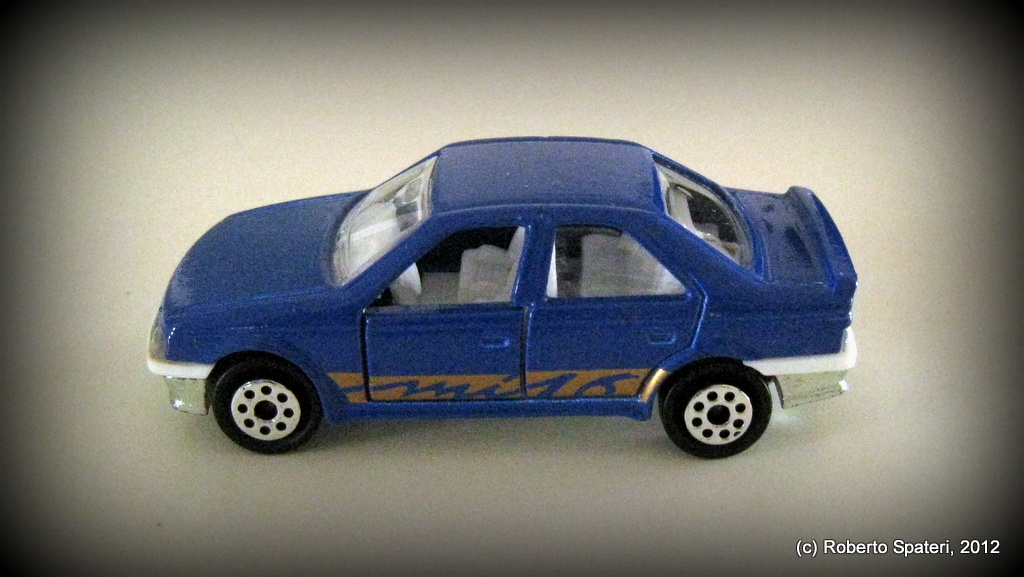 Majorette Peugeot 405 MI 16 (n.218)